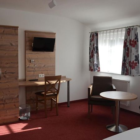 ראסטאט Hotel Zum Goldenen Mann מראה חיצוני תמונה