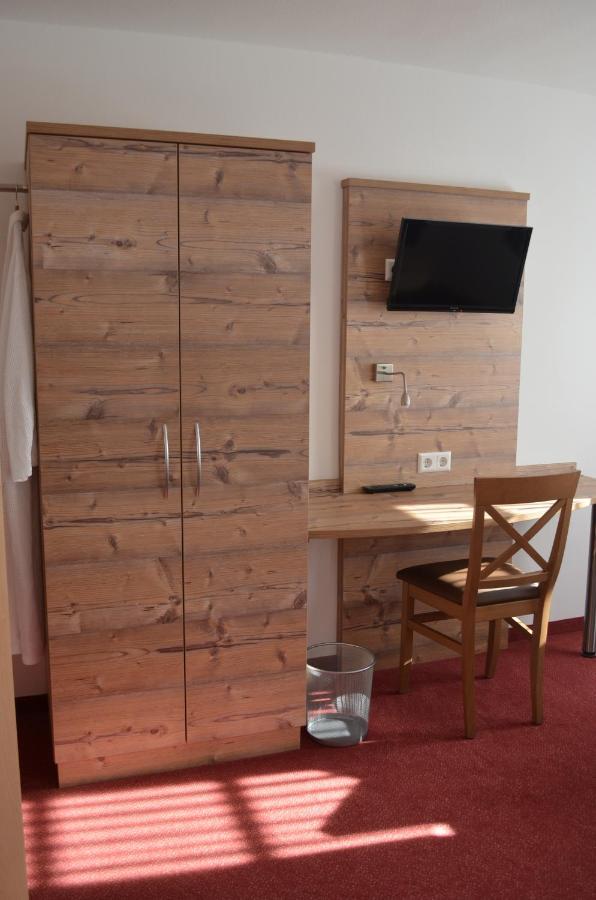 ראסטאט Hotel Zum Goldenen Mann מראה חיצוני תמונה