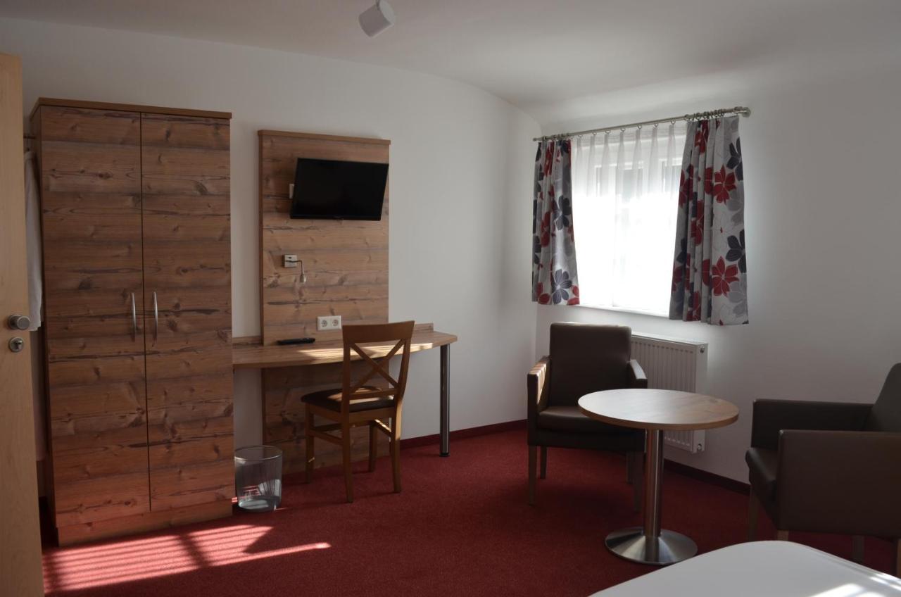 ראסטאט Hotel Zum Goldenen Mann מראה חיצוני תמונה